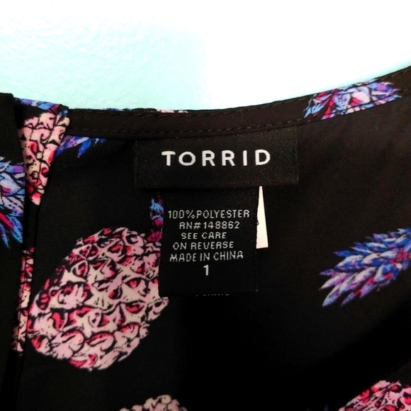 Torrid pineapple georgette button back blouse size 1 - Picture 3 of 9